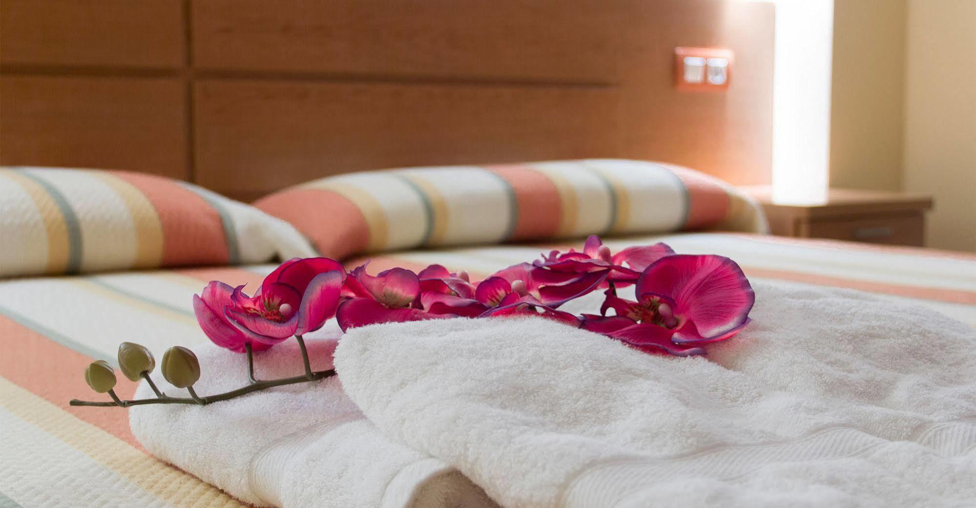 Apartamentos Cean Bermudez ヒホン エクステリア 写真