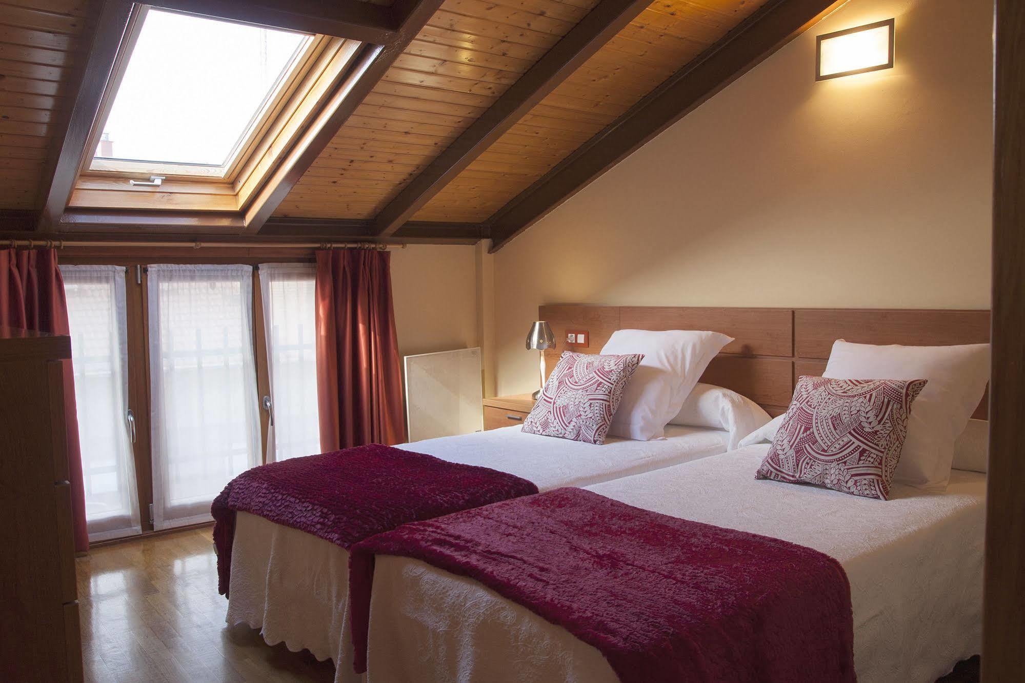 Apartamentos Cean Bermudez ヒホン エクステリア 写真